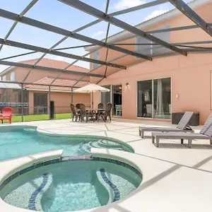 Large Spacious W Private Pool & Hot Tub Holiday home